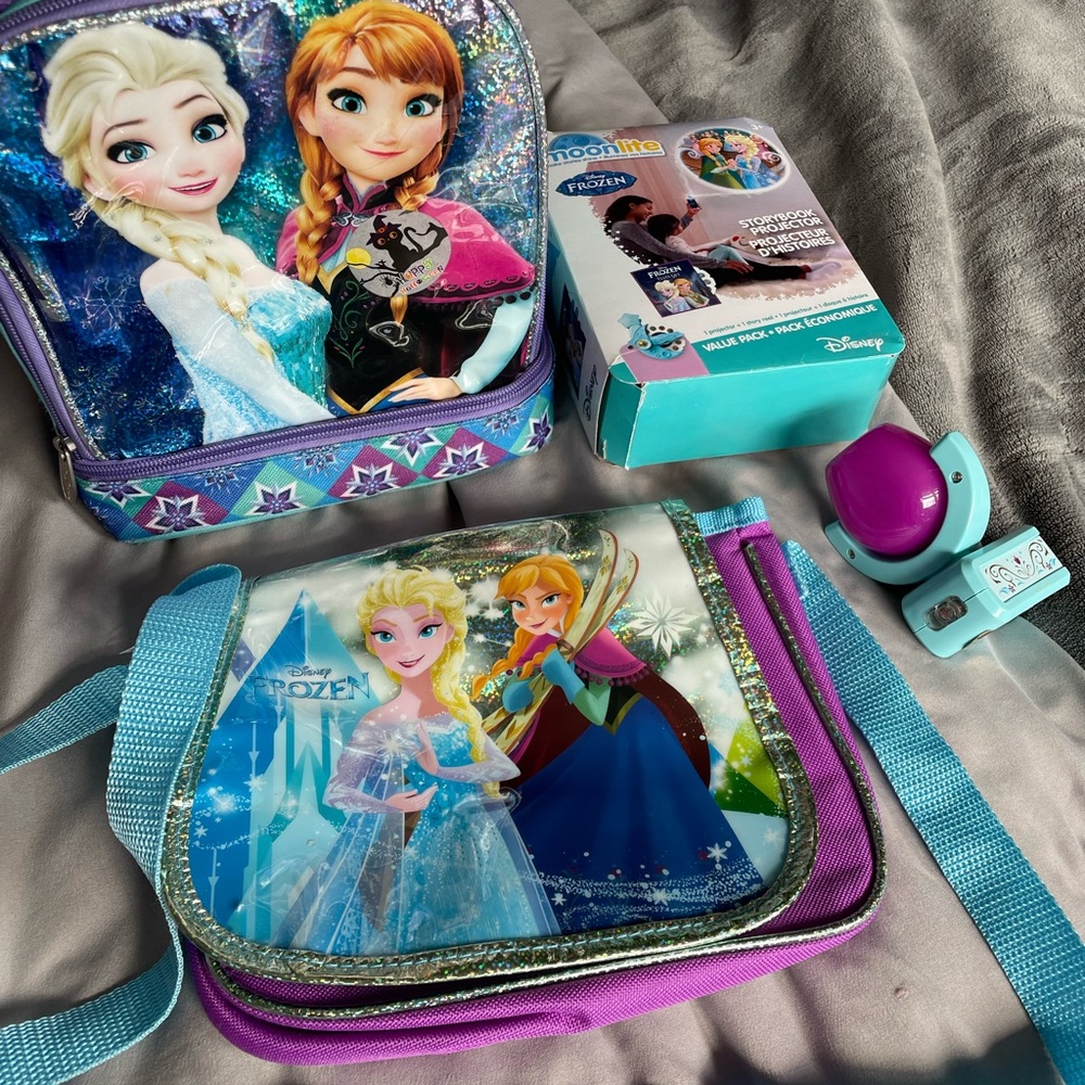 Frozen bundle lunch bag, night light, and purse